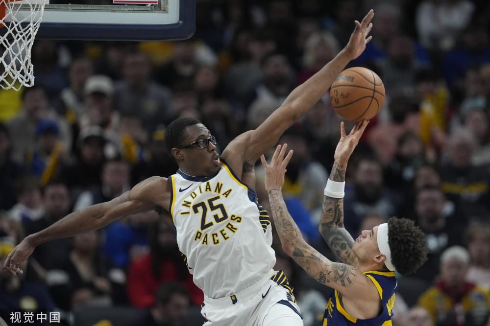 形成了鲜明 形成了鲜明